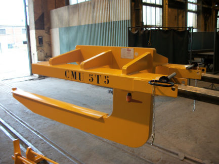 EPERON TYPE CE DE LEVAGE POUR CHARIOT ELEVATEUR CMU 5T500