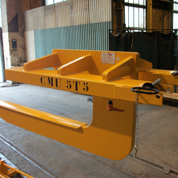 EPERON TYPE CE DE LEVAGE POUR CHARIOT ELEVATEUR CMU 5T500