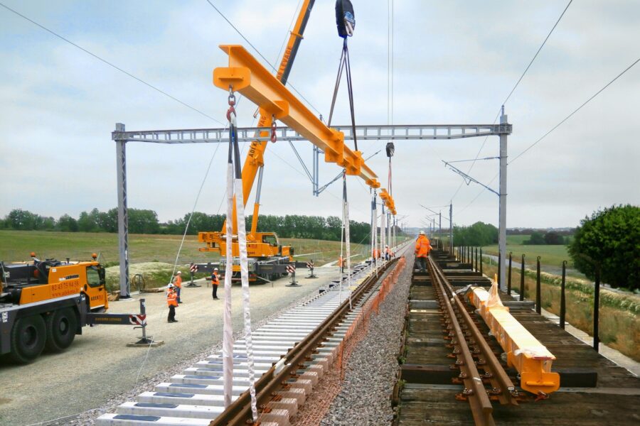 Élinguage de rails grâce aux palonniers KREMER
